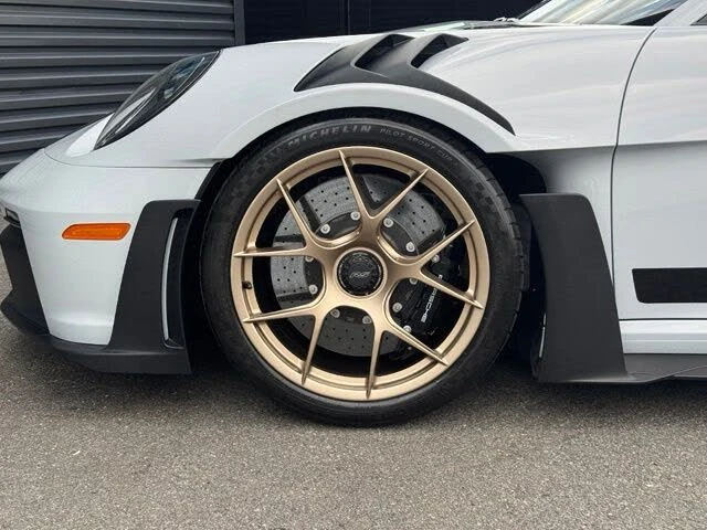 2025 Porsche 992 GT3 RS - Image 11 of 31