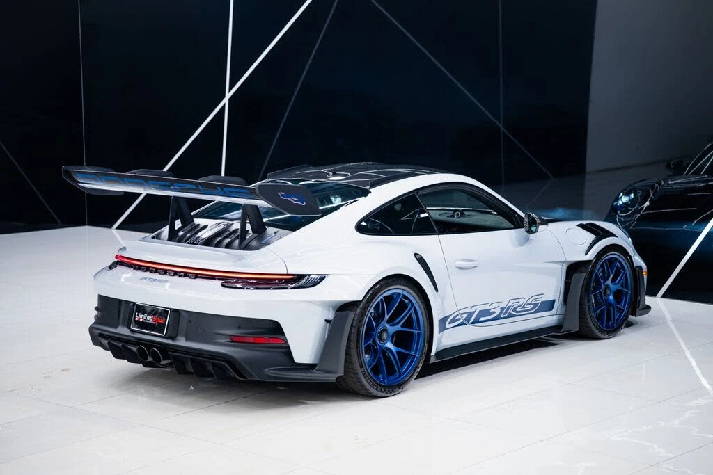 2025 Porsche 992 GT3 RS - Image 27 of 31