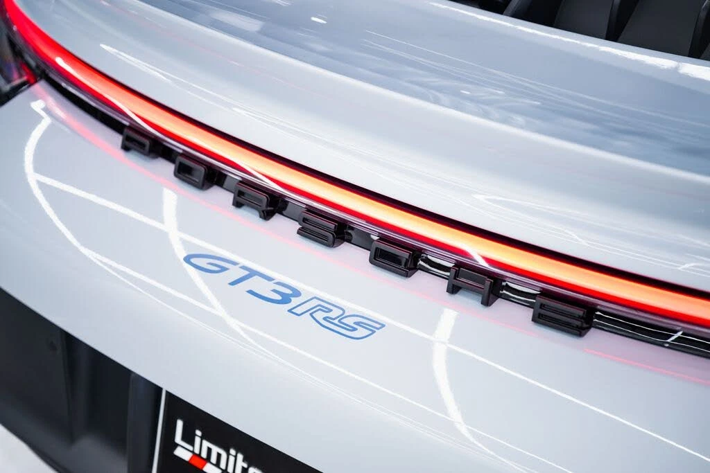2025 Porsche 992 GT3 RS - Image 28 of 31