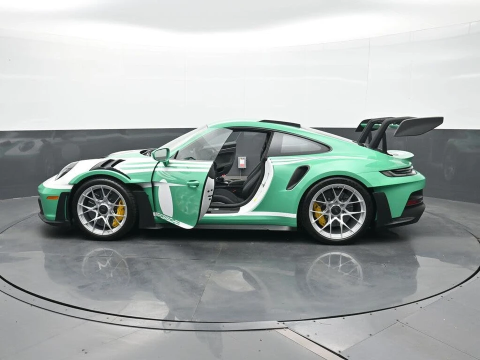 2025 Porsche 992 GT3 RS - Image 24 of 28