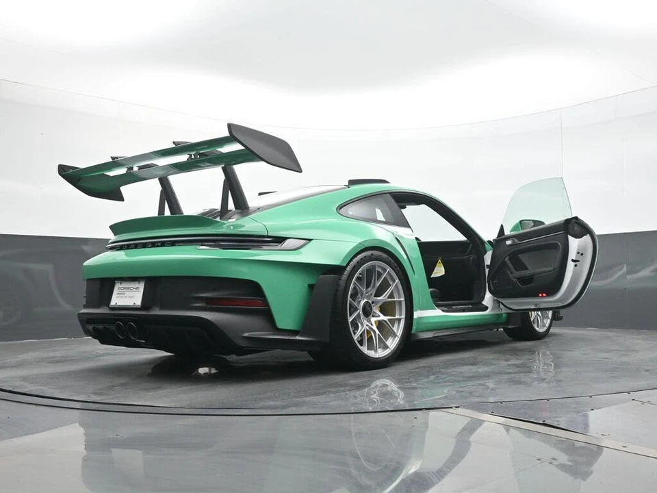 2025 Porsche 992 GT3 RS - Image 21 of 28