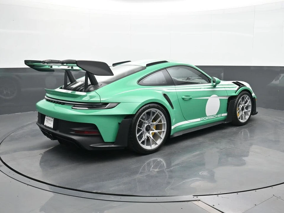 2025 Porsche 992 GT3 RS - Image 17 of 28
