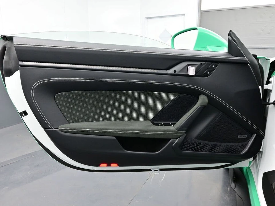 2025 Porsche 992 GT3 RS - Image 7 of 28