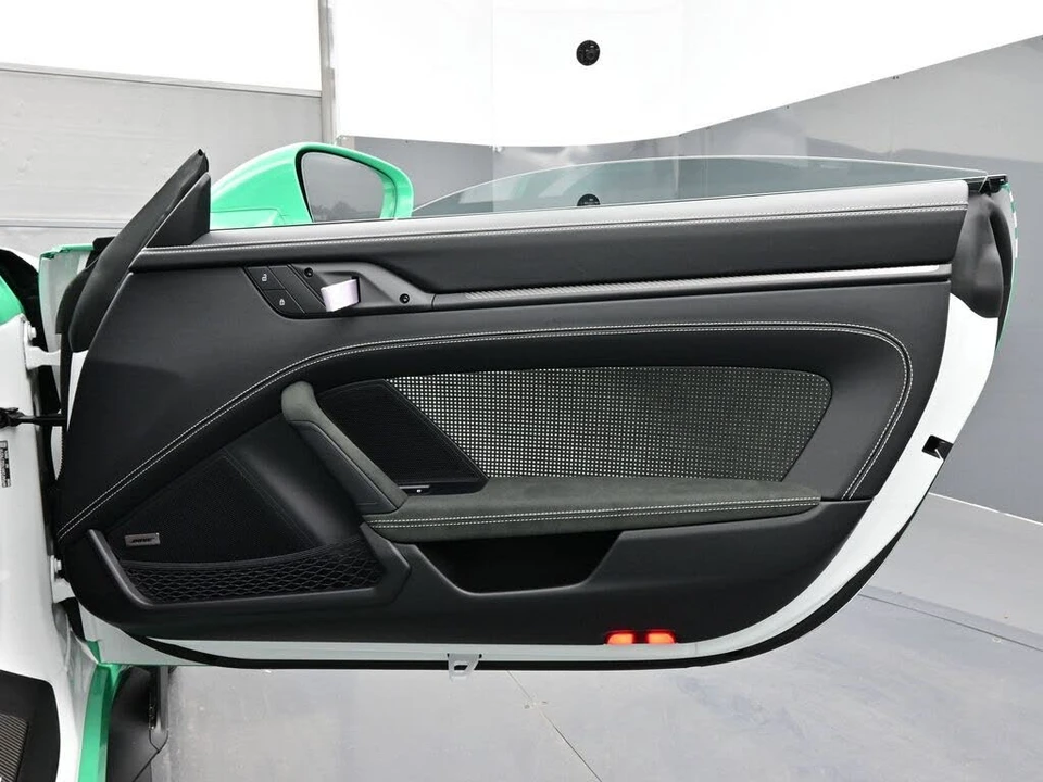 2025 Porsche 992 GT3 RS - Image 15 of 28