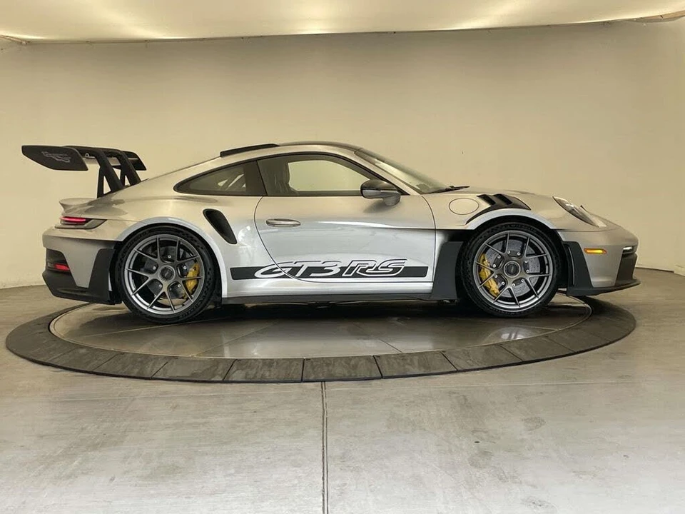 2025 Porsche 992 GT3 RS - Image 8 of 31