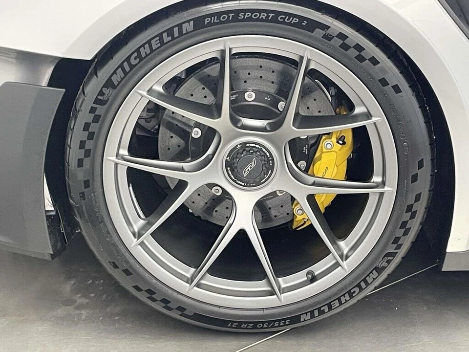 2025 Porsche 992 GT3 RS - Image 13 of 31