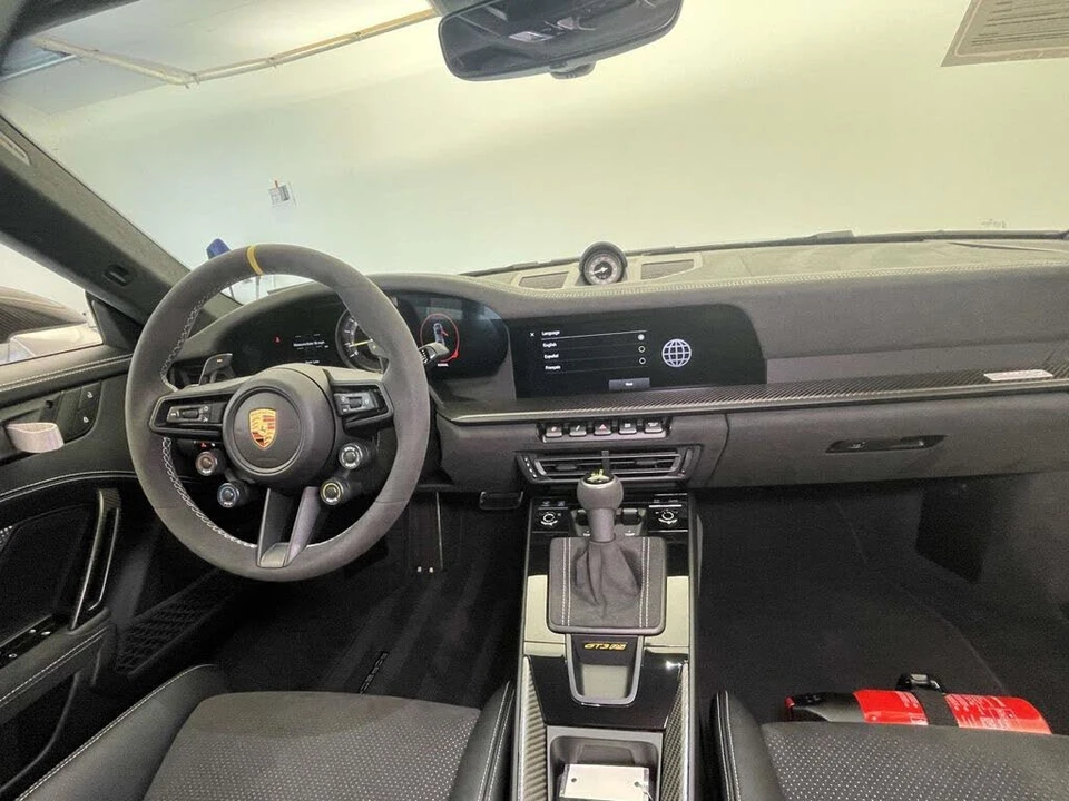 2025 Porsche 992 GT3 RS - Image 19 of 31