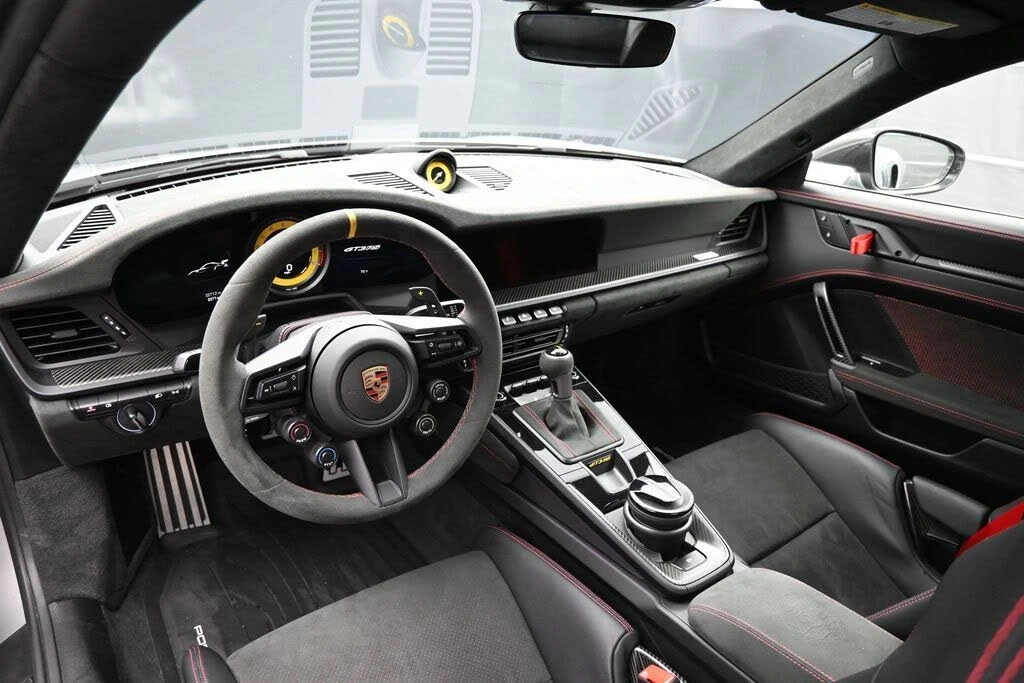 2025 Porsche 992 GT3 RS - Image 4 of 31