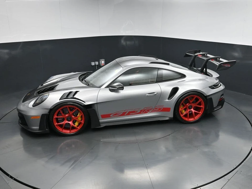 2025 Porsche 992 GT3 RS - Image 17 of 31