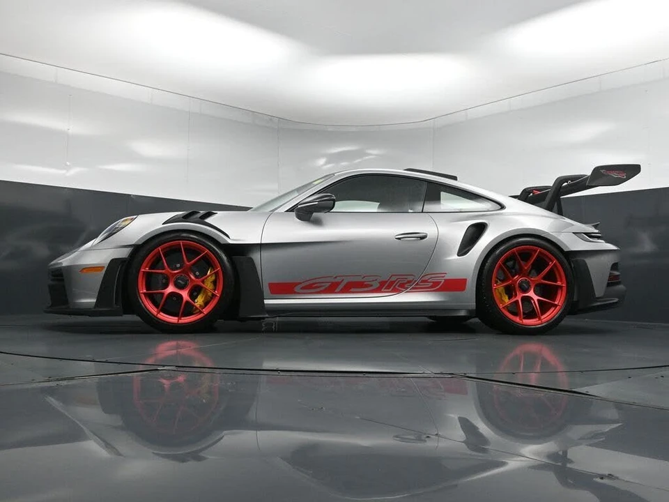 2025 Porsche 992 GT3 RS - Image 25 of 31
