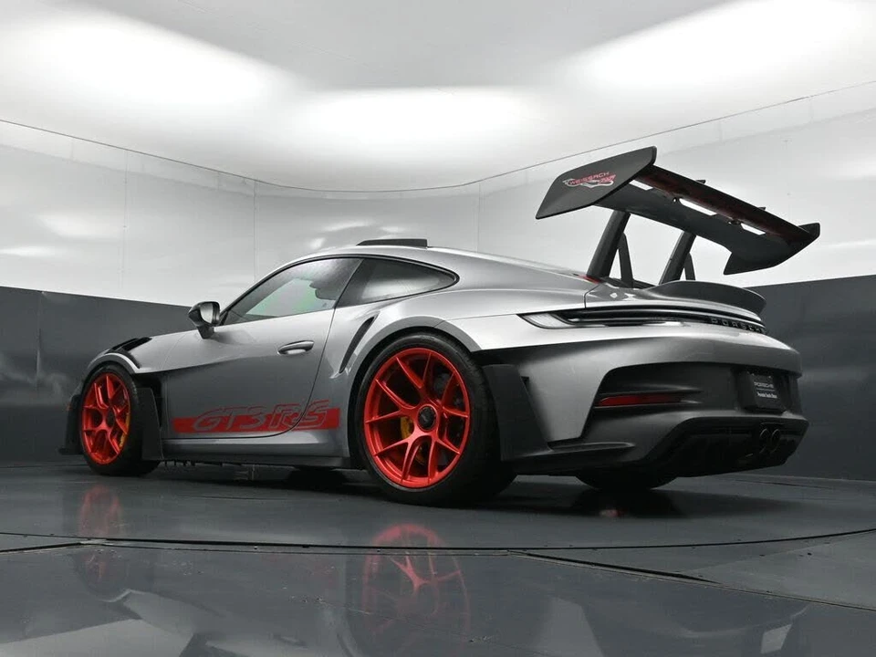 2025 Porsche 992 GT3 RS - Image 26 of 31