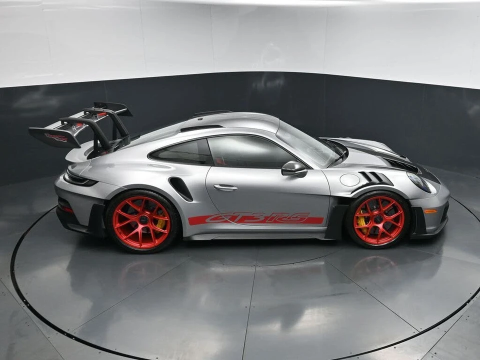 2025 Porsche 992 GT3 RS - Image 21 of 31