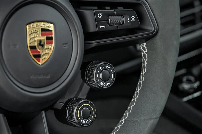 2025 Porsche 992 GT3 RS - Image 19 of 31