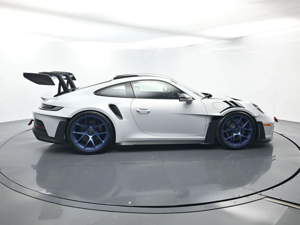 2025 Porsche 992 GT3 RS - Image 16 of 31