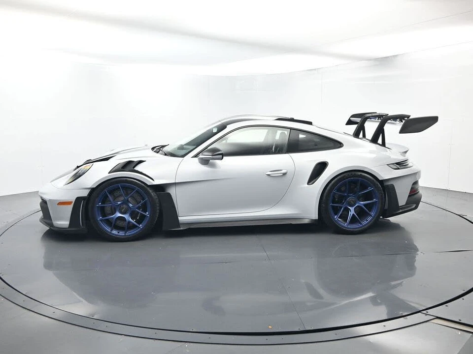 2025 Porsche 992 GT3 RS - Image 2 of 31