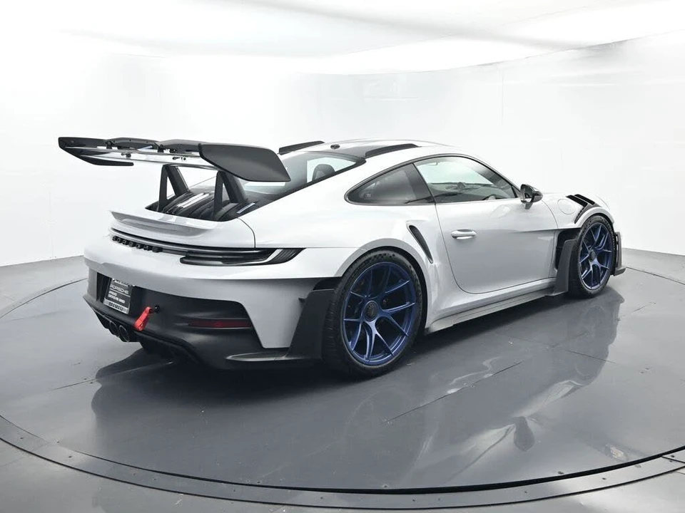 2025 Porsche 992 GT3 RS - Image 15 of 31