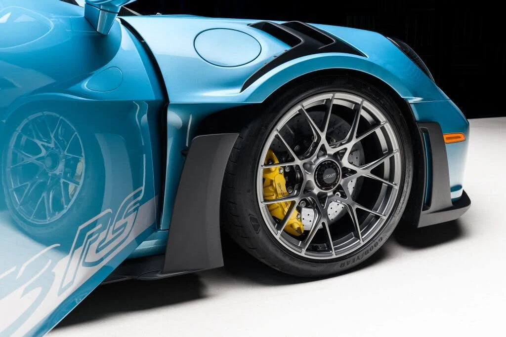2025 Porsche 992 GT3 RS - Image 5 of 31