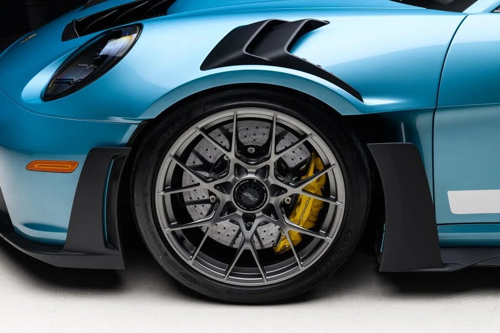 2025 Porsche 992 GT3 RS - Image 17 of 31
