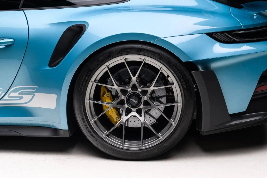 2025 Porsche 992 GT3 RS - Image 18 of 31