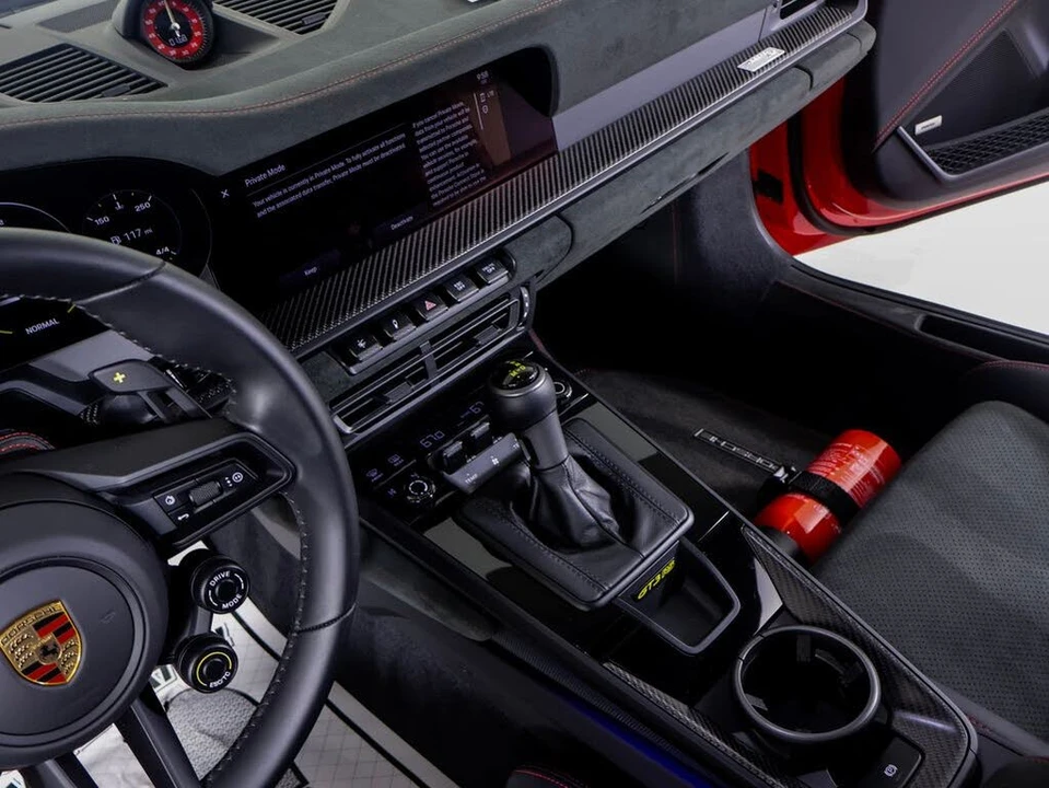 2025 Porsche 992 GT3 RS - Image 19 of 31