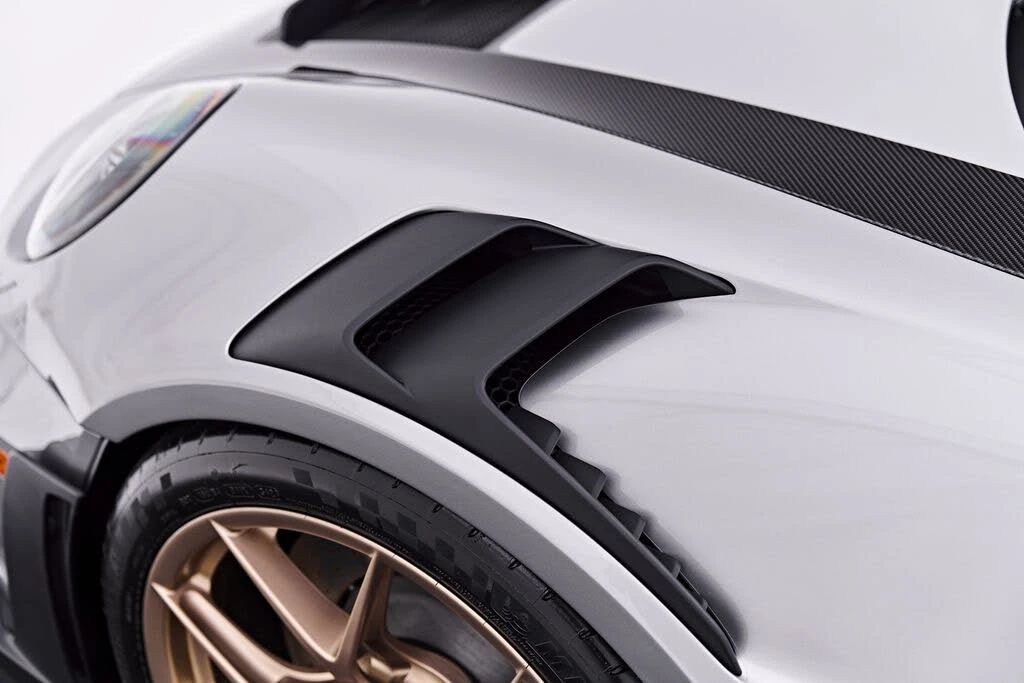 2025 Porsche 992 GT3 RS - Image 26 of 31