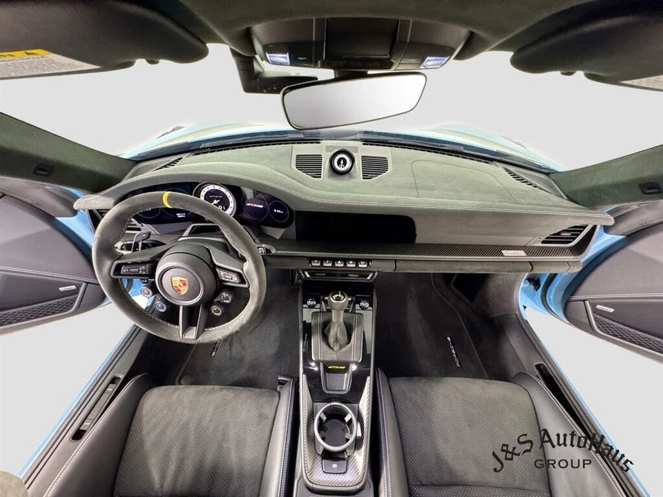 2025 Porsche 992 GT3 RS - Image 28 of 31