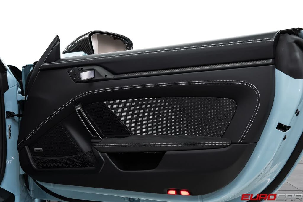 2025 Porsche 992 GT3 RS - Image 28 of 31