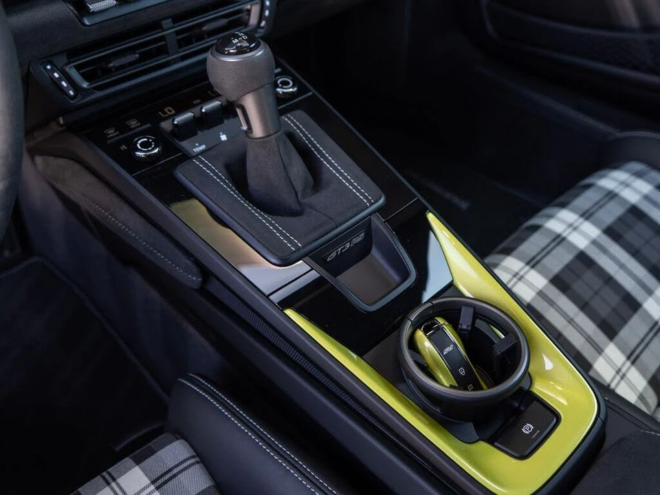 2025 Porsche 992 GT3 RS - Image 27 of 31