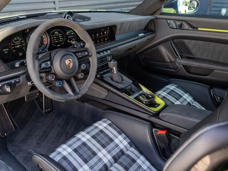 2025 Porsche 992 GT3 RS - Image 5 of 31