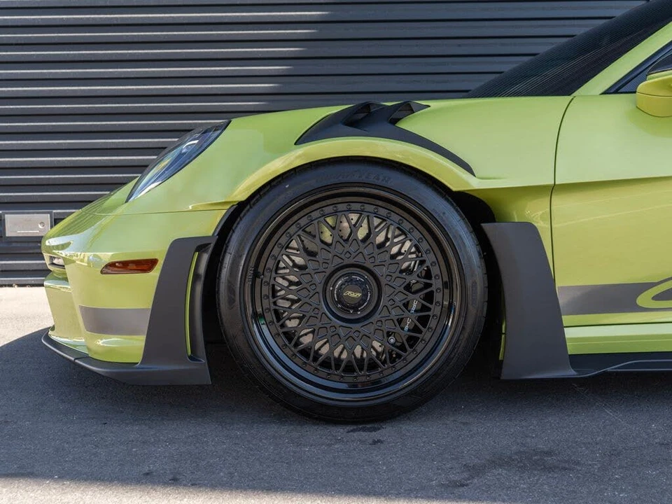 2025 Porsche 992 GT3 RS - Image 12 of 31