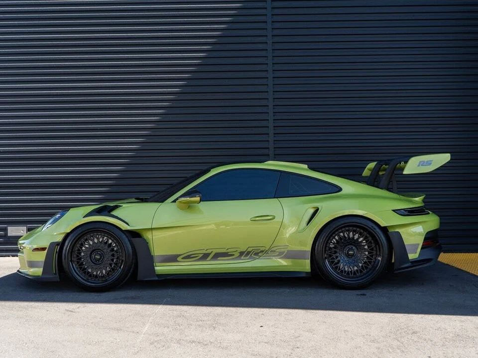 2025 Porsche 992 GT3 RS - Image 2 of 31