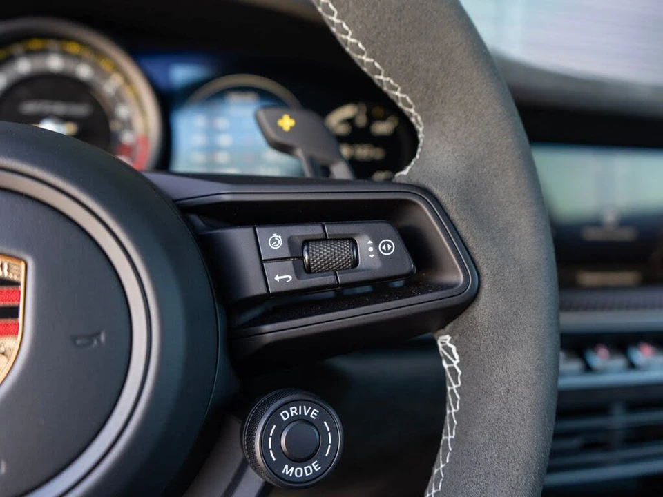 2025 Porsche 992 GT3 RS - Image 21 of 31
