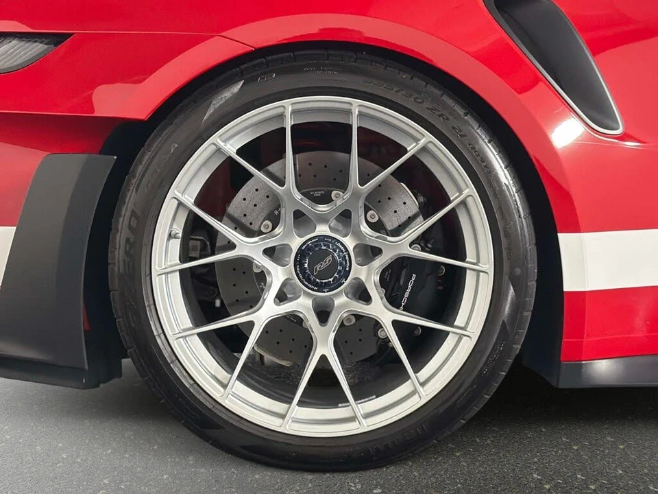 2025 Porsche 992 GT3 RS - Image 19 of 31