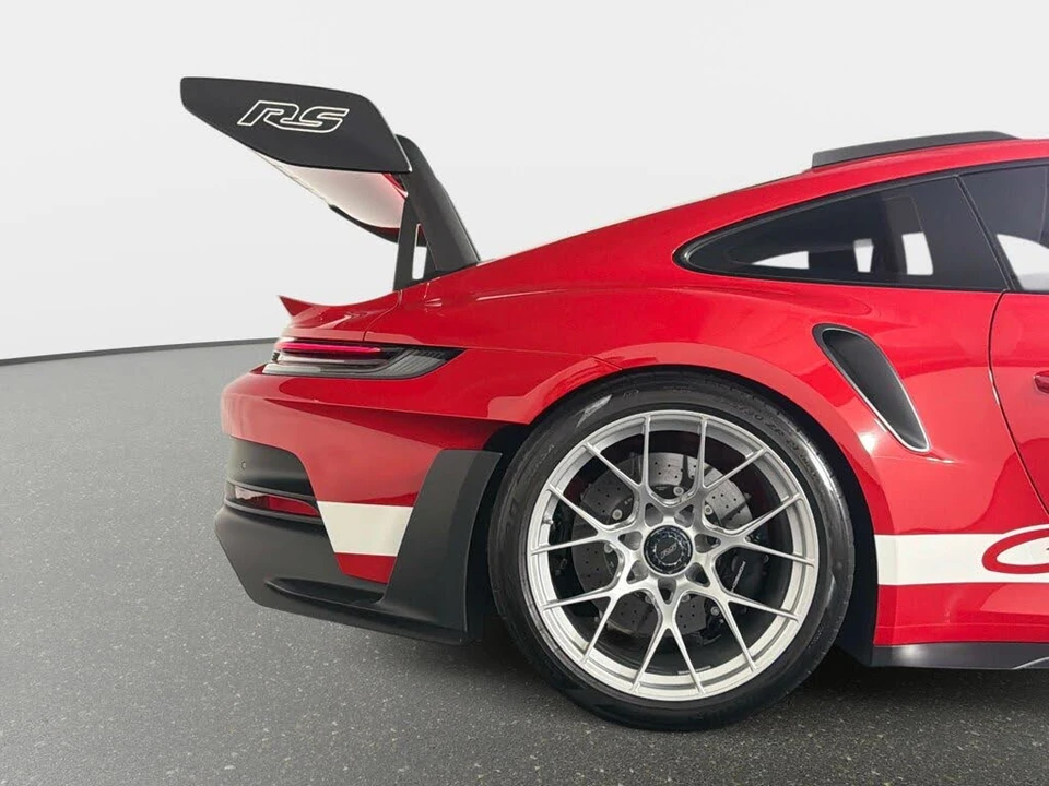 2025 Porsche 992 GT3 RS - Image 20 of 31