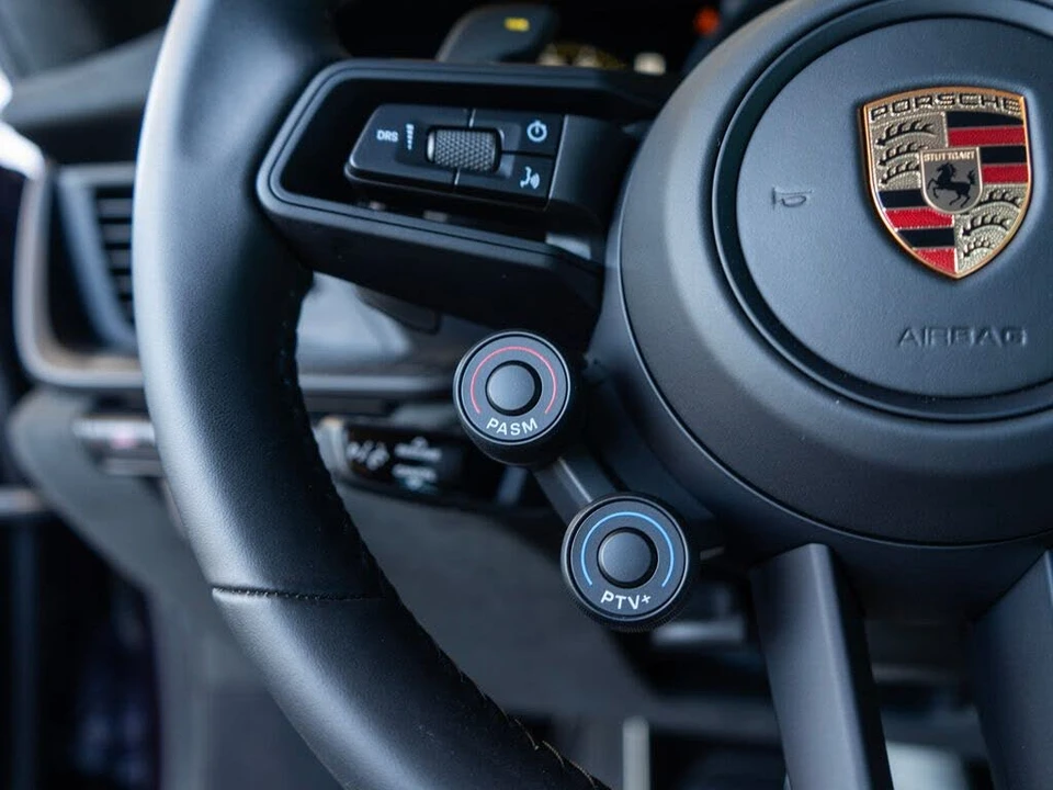 2025 Porsche 992 GT3 RS - Image 19 of 31