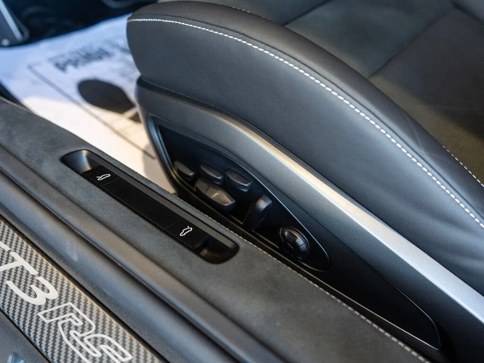 2025 Porsche 992 GT3 RS - Image 30 of 31