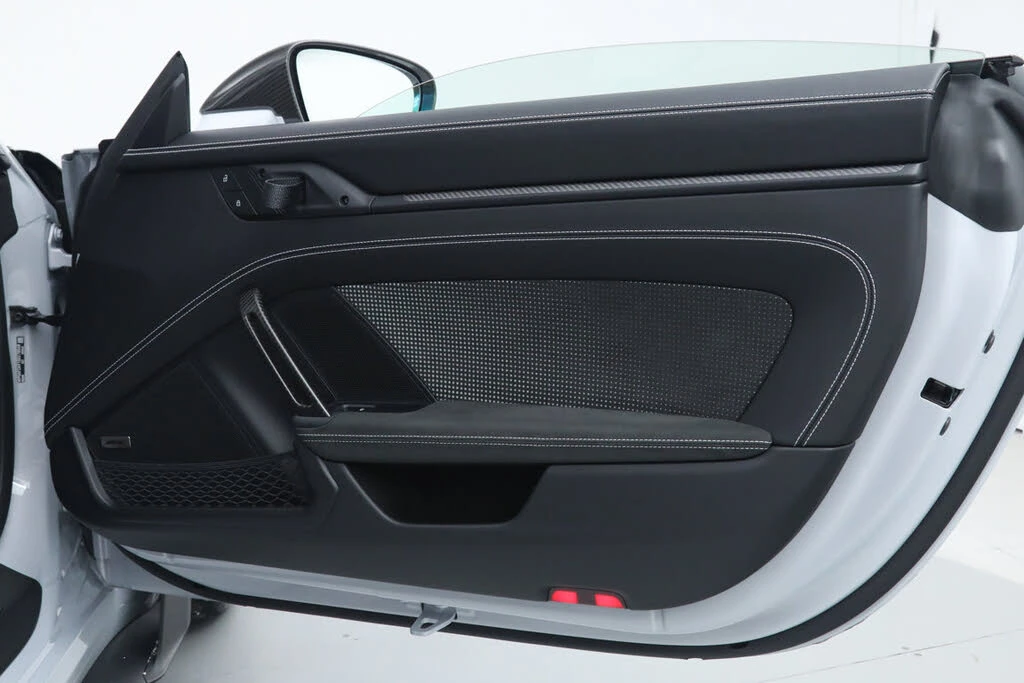 2025 Porsche 992 GT3 RS - Image 18 of 31