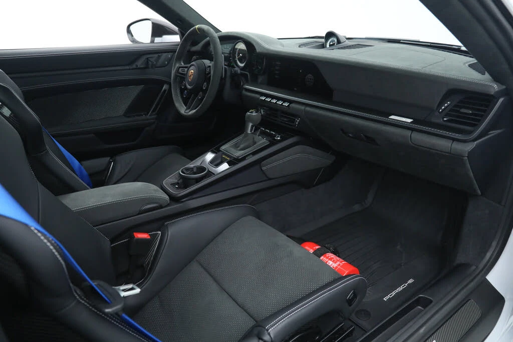 2025 Porsche 992 GT3 RS - Image 19 of 31