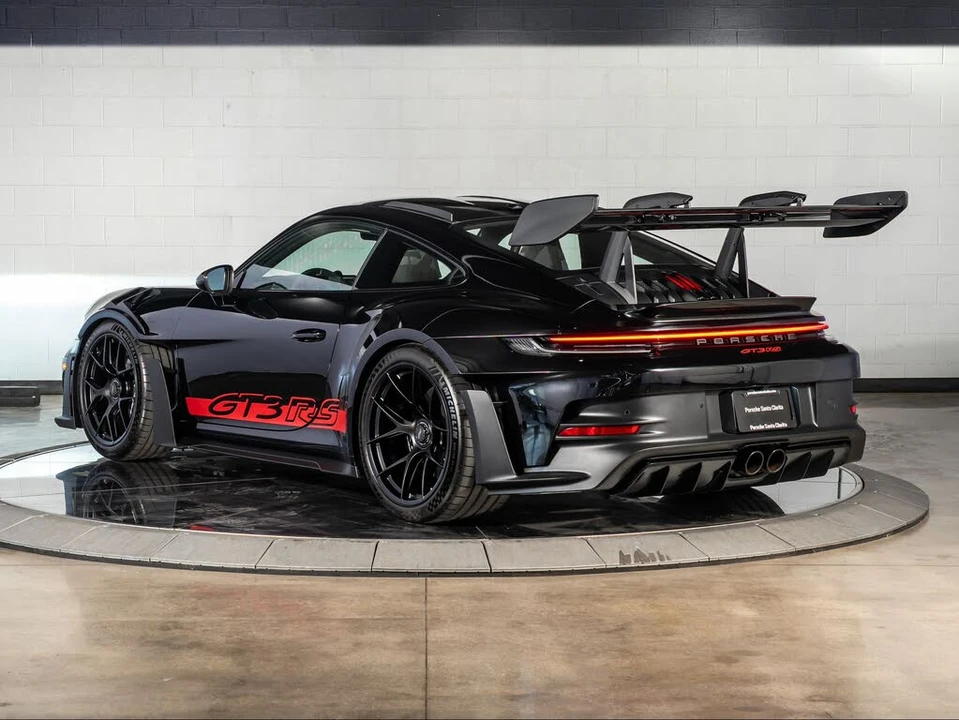 2025 Porsche 992 GT3 RS - Image 3 of 31
