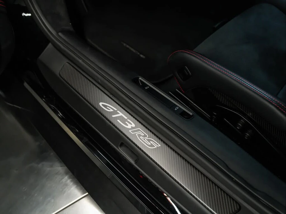 2025 Porsche 992 GT3 RS - Image 29 of 31
