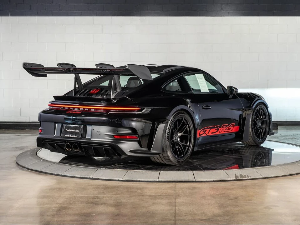 2025 Porsche 992 GT3 RS - Image 7 of 31