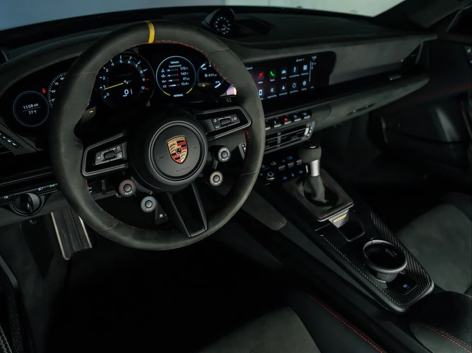 2025 Porsche 992 GT3 RS - Image 4 of 31