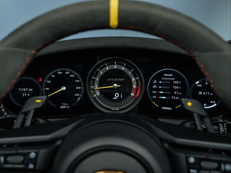 2025 Porsche 992 GT3 RS - Image 17 of 31