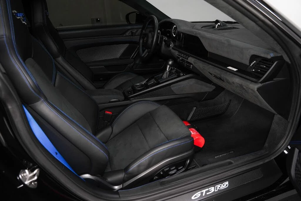 2025 Porsche 992 GT3 RS - Image 2 of 31