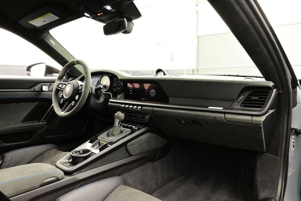 2025 Porsche 992 GT3 RS - Image 14 of 28