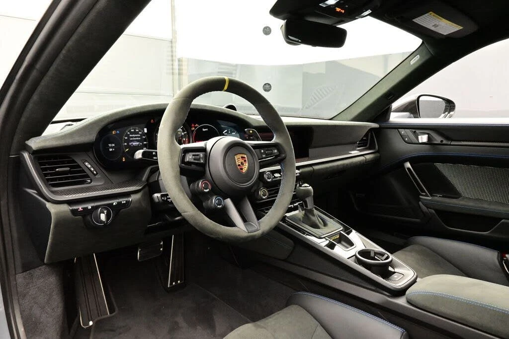 2025 Porsche 992 GT3 RS - Image 4 of 28