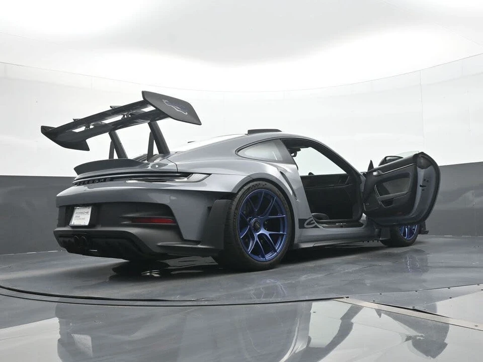 2025 Porsche 992 GT3 RS - Image 21 of 28