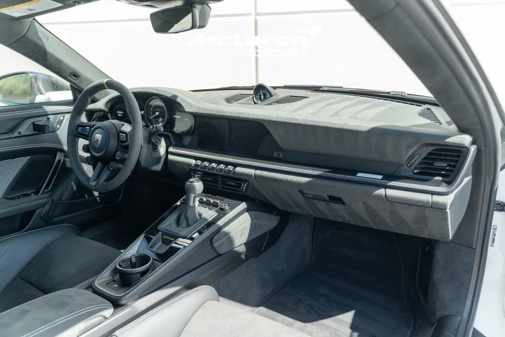 2025 Porsche 992 GT3 RS - Image 18 of 31