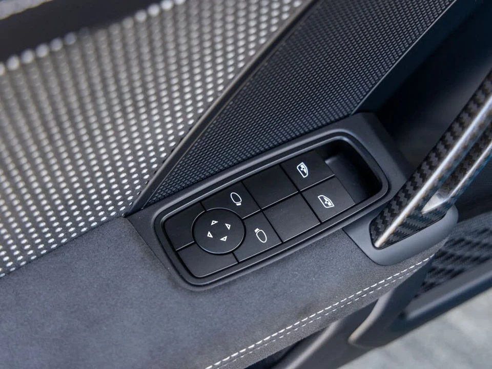 2025 Porsche 992 GT3 RS - Image 28 of 31