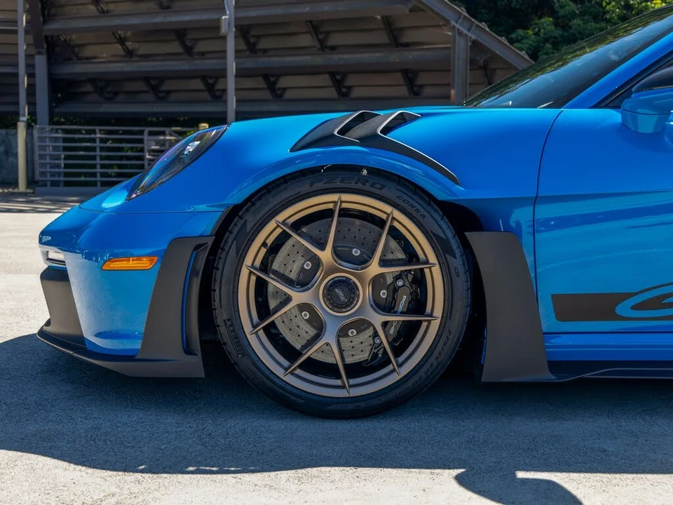 2025 Porsche 992 GT3 RS - Image 13 of 31